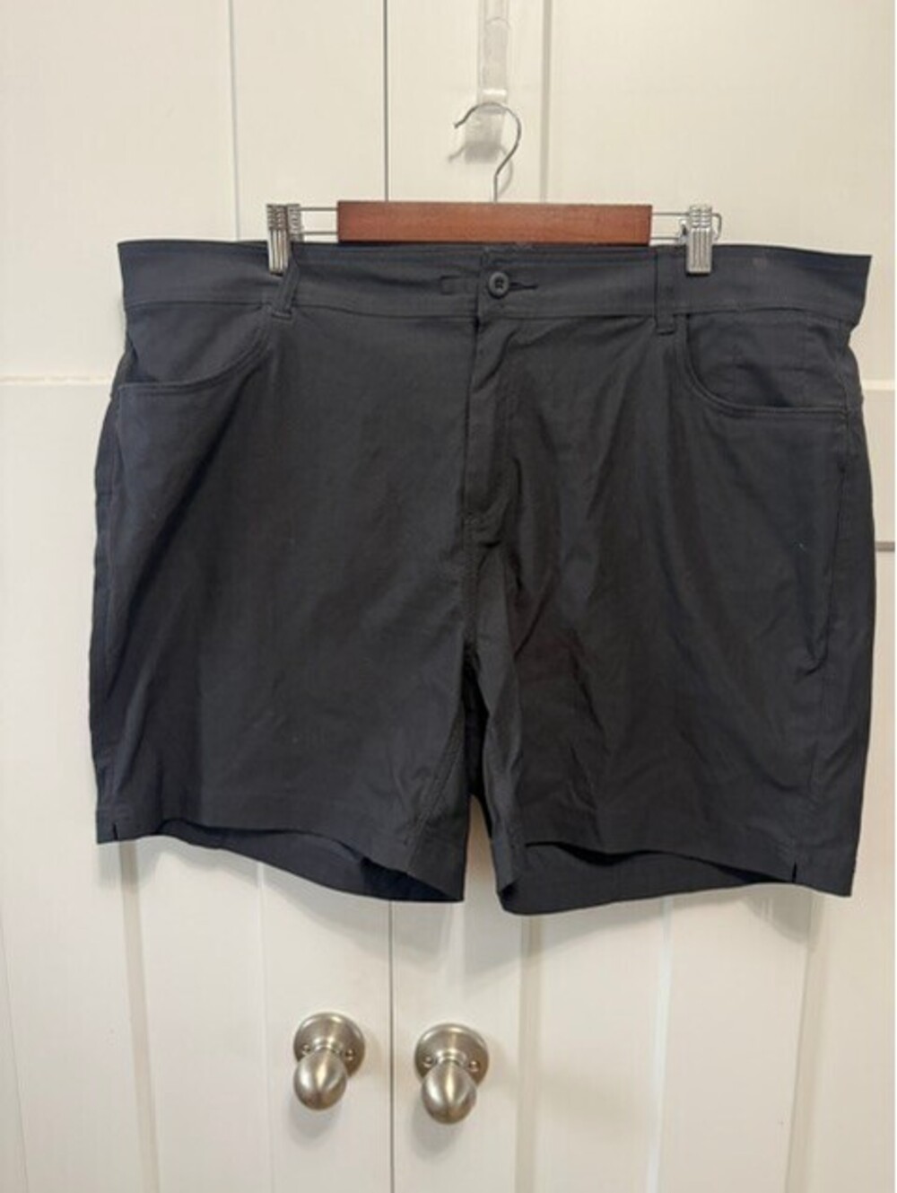 Prana Women's lightweight performance shorts with pockets size 20W